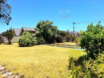 Se Vende Amplio Terreno Urbano con una gran casa estilo Patronal, comuna de La Cruz.