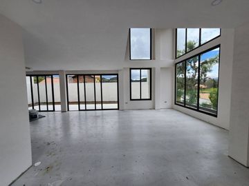 En Venta Casa de lujo en Challuabamba Cuenca – Urbanización privada