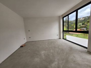 En Venta Casa de lujo en Challuabamba Cuenca – Urbanización privada