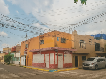 Casa con Local Comercial en Venta en Tlaquepaque | 5 Recámaras + 3 Baños | Ideal para Inversión y Renta
