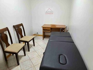 Se Vende Amplia y Linda Casona con gran terreno, muy cercana al centro de la ciudad de Quillota.