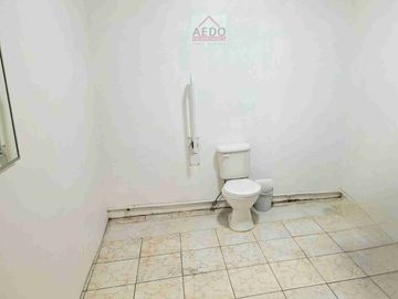 Se Vende Amplia y Linda Casona con gran terreno, muy cercana al centro de la ciudad de Quillota.