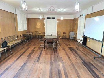 Se Vende Amplia y Linda Casona con gran terreno, muy cercana al centro de la ciudad de Quillota.