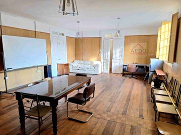 Se Vende Amplia y Linda Casona con gran terreno, muy cercana al centro de la ciudad de Quillota.