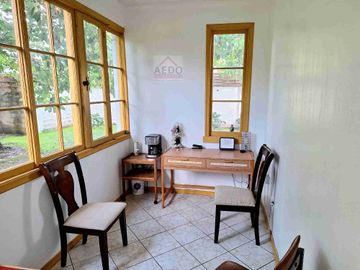Se Vende Amplia y Linda Casona con gran terreno, muy cercana al centro de la ciudad de Quillota.