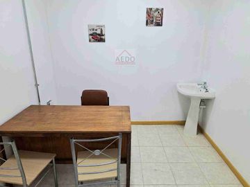 Se Vende Amplia y Linda Casona con gran terreno, muy cercana al centro de la ciudad de Quillota.