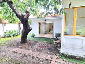 Se Vende Amplia y Linda Casona con gran terreno, muy cercana al centro de la ciudad de Quillota.