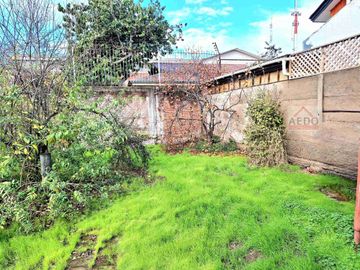 Se Vende Amplia y Linda Casona con gran terreno, muy cercana al centro de la ciudad de Quillota.