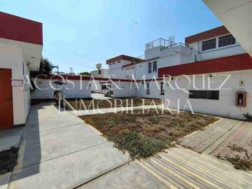 Venta de Local Comercial - Calle Agua Marina - Trujillo