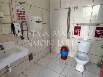 Venta de Local Comercial - Calle Agua Marina - Trujillo