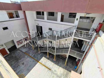 Venta de Local Comercial - Calle Agua Marina - Trujillo