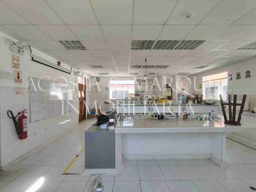 Venta de Local Comercial - Calle Agua Marina - Trujillo