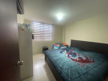 URBANIZACION LA PERLA VENDO PRECIOSA VILLA DOS PLANTAS, TRES DORMITORIOS, OPORTUNIDAD POR VIAJE
