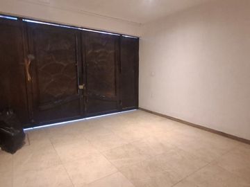 CASA EN VENTA EN PASEOS DE LA CIMA LEON GTO ZONA NORTE SOBRE BLV MARIANO ESCOBEDO.