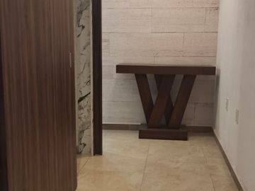 CASA EN VENTA EN PASEOS DE LA CIMA LEON GTO ZONA NORTE SOBRE BLV MARIANO ESCOBEDO.