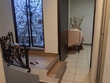CASA EN VENTA EN PASEOS DE LA CIMA LEON GTO ZONA NORTE SOBRE BLV MARIANO ESCOBEDO.