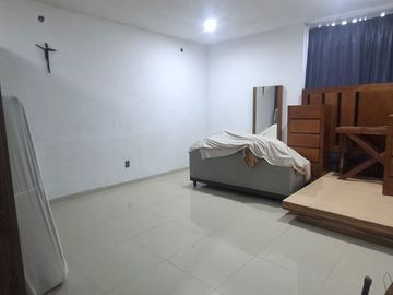 CASA EN VENTA EN PASEOS DE LA CIMA LEON GTO ZONA NORTE SOBRE BLV MARIANO ESCOBEDO.