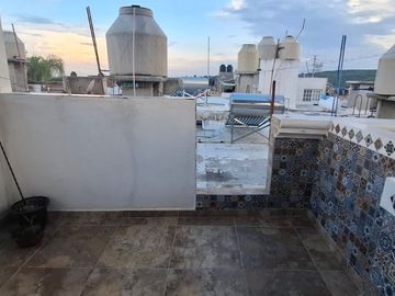 CASA EN VENTA EN PASEOS DE LA CIMA LEON GTO ZONA NORTE SOBRE BLV MARIANO ESCOBEDO.