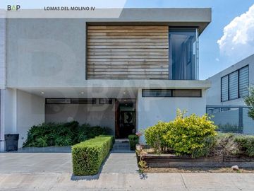 Casa en venta en Lomas del Molino IV C12
