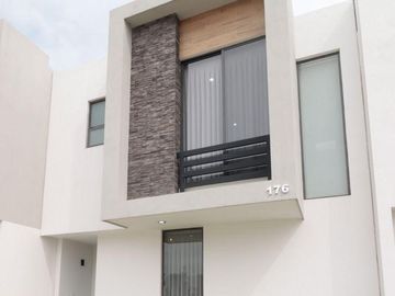 CASA EN VENTA EN CAPITTALA EN EXCELENTE ZONA Y ALTA PLUSVALIA EN LEON, GTO