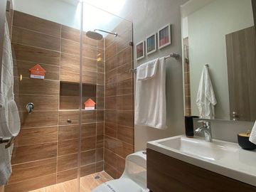 CASA EN VENTA EN CAPITTALA EN EXCELENTE ZONA Y ALTA PLUSVALIA EN LEON, GTO
