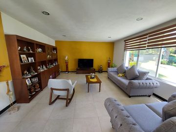 CASA EN VENTA EN EL MIRADOR LA CALERA CERCA DEL HOSPITAL MILITAR Y LA MARGARITA