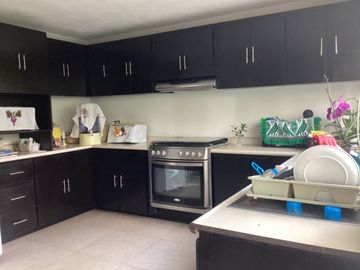 CASA EN VENTA EN EL MIRADOR LA CALERA CERCA DEL HOSPITAL MILITAR Y LA MARGARITA