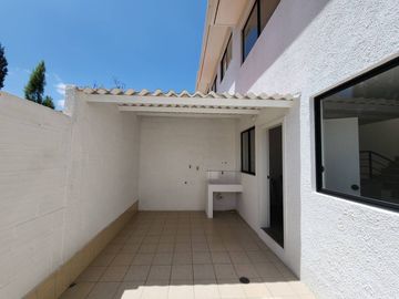 EN VENTA CASA 3 DORMITORIOS SECTOR MISICATA LOS TILOS - CUENCA