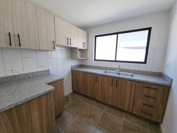 EN VENTA CASA 3 DORMITORIOS SECTOR MISICATA LOS TILOS - CUENCA