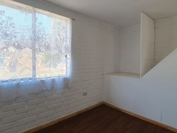 Venta de casa en Pje. San Valentín, comuna de Padre Hurtado