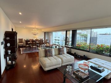 Espectacular Flat de 224 m² con Vista a la avenida y Cerca Al Golf en San Isidro