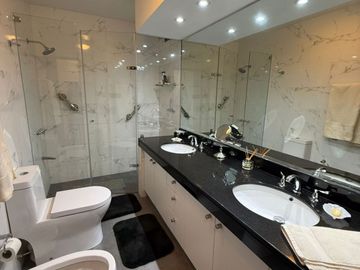 Espectacular Flat de 224 m² con Vista a la avenida y Cerca Al Golf en San Isidro