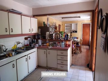 Céntrica propiedad en Linares, casa con piscina