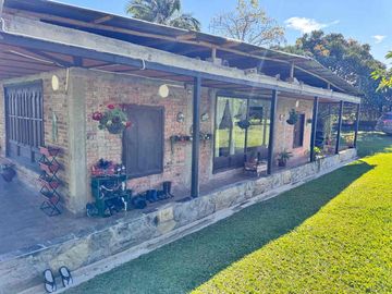 SE VENDE CASA CAMPESTRE