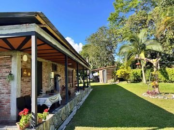 SE VENDE CASA CAMPESTRE