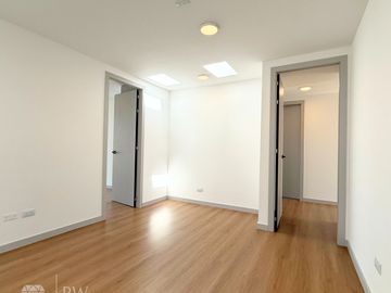 Casa en Venta a estrenar en Tumbaco, dentro de conjunto con piscina