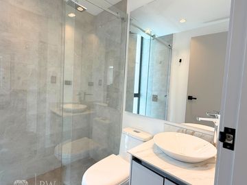 Casa en Venta a estrenar en Tumbaco, dentro de conjunto con piscina