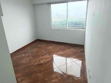 VENTA DE DEPARTAMENTO REMODELADO EN SURCO