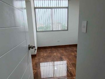 VENTA DE DEPARTAMENTO REMODELADO EN SURCO
