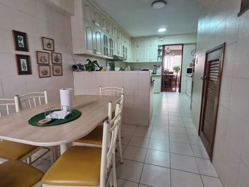 VENDO, Amplio Duplex 3dorm. 396mts. Calle Monte Mayor 182 piso 3 – Chacarilla, Surco
