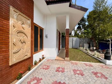 RUMAH MODERN DESAIN ETNIK, HARGA TERJANGKAU DI DESA BOROBUDUR