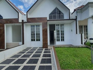RUMAH MODERN SIAP HUNI DALAM CLUSTER DI BOGOR, JAWA BARAT