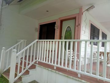 HOUSE AND LOT IN TAGAYTAY CITY