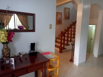 HOUSE AND LOT IN TAGAYTAY CITY