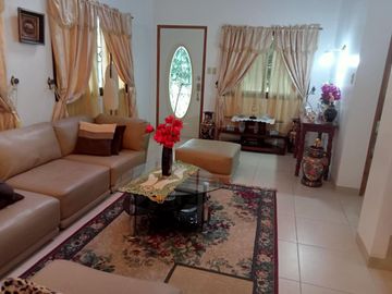 HOUSE AND LOT IN TAGAYTAY CITY