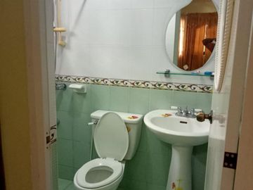 HOUSE AND LOT IN TAGAYTAY CITY