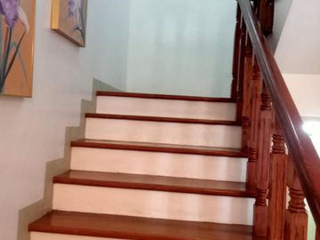 HOUSE AND LOT IN TAGAYTAY CITY