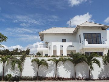 Beach front and Sunset View Villa Benoa - Nusa dua Bali