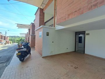 CA141 SEVENDE CASA EN CONJUNTO CAMPESTRE ALTOS DE LA COLINA TULUA