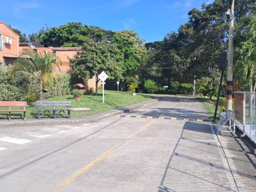 CA141 SEVENDE CASA EN CONJUNTO CAMPESTRE ALTOS DE LA COLINA TULUA